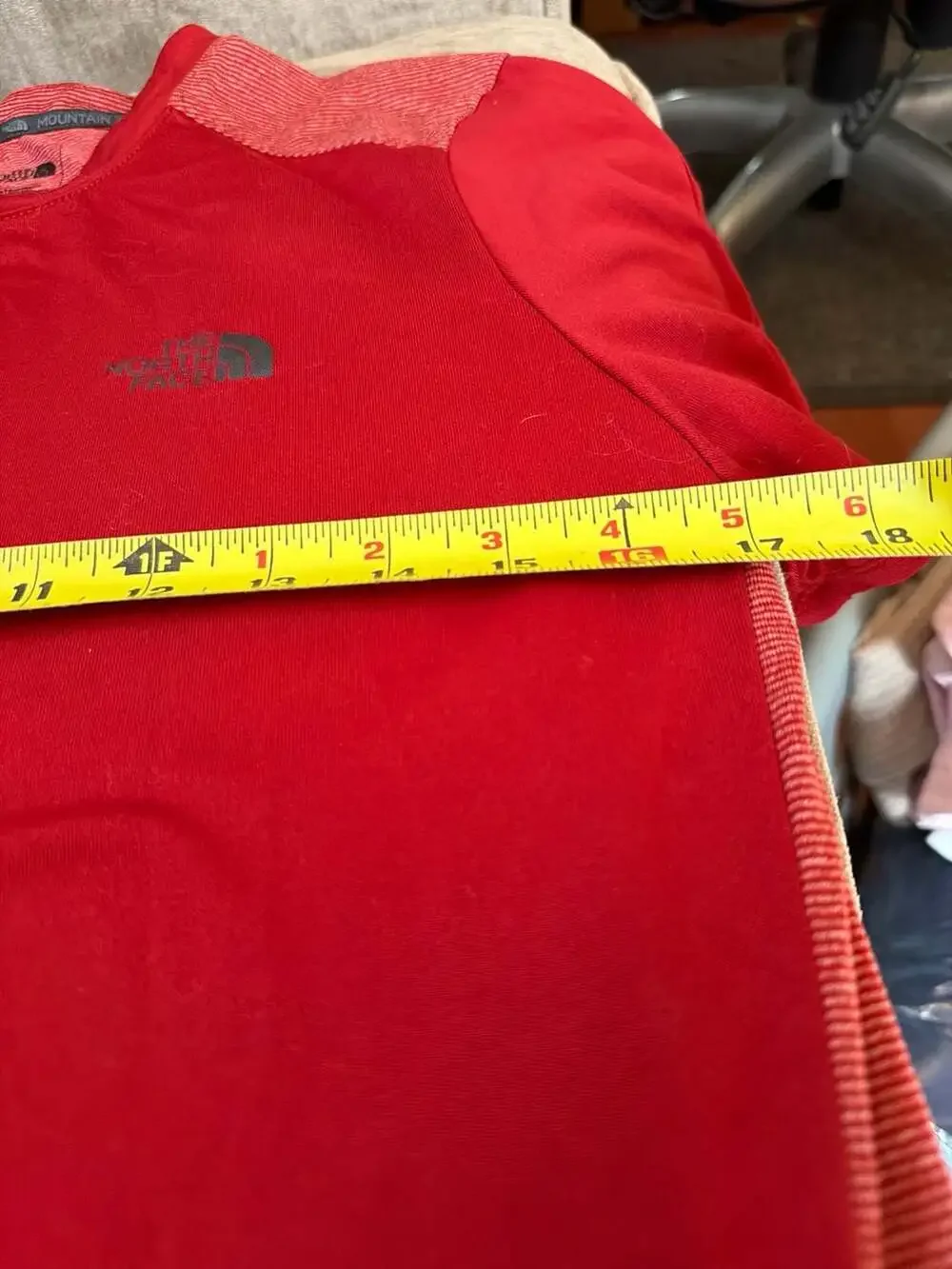 The North Face Mountain Athletics Mens‎ Short Sleeve FlashDry Training Shirt Red